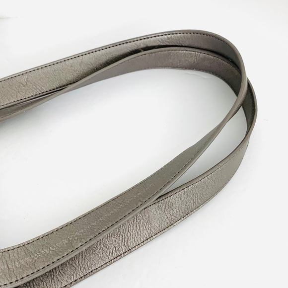 Neiman Marcus Metallic Gray Tote Good Condition💗🎉HP🎊🎁 - Picture 14 of 14